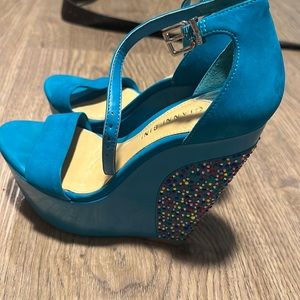 Gianna Bini sequin wedges.